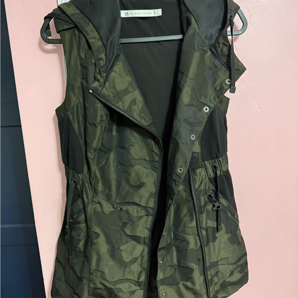 Blanc Noir Women's Camo Elongated Vest